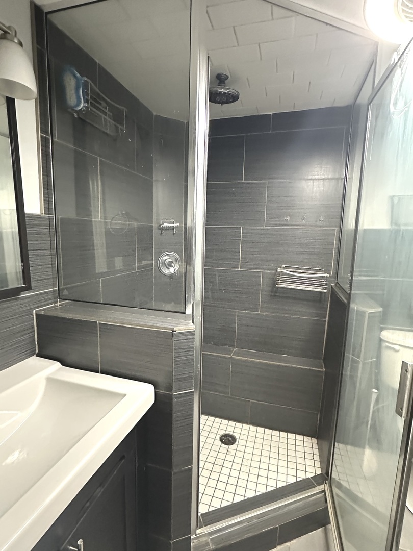 346 N Austin Boulevard #G, Oak Park, IL 60302