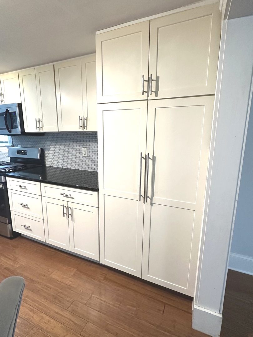 346 N Austin Boulevard #G, Oak Park, IL 60302