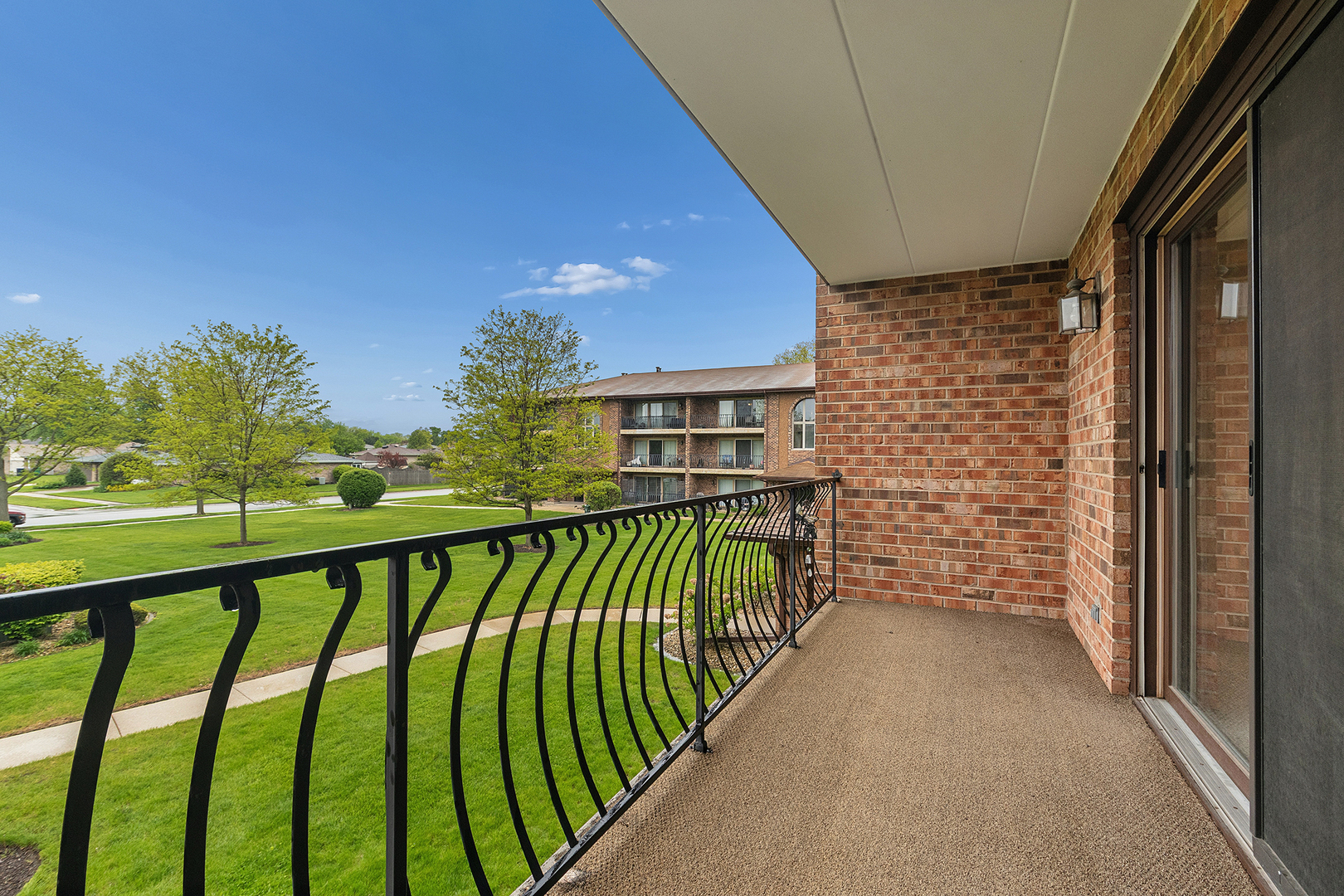8826 W 140th Street #206, Orland Park, IL 60462