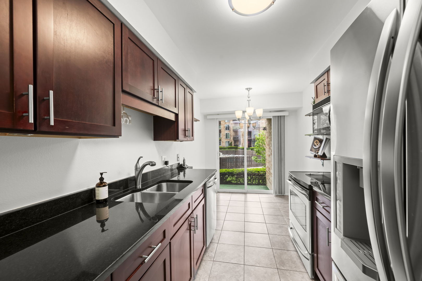 1103 S Hunt Club Drive #126, Mount Prospect, IL 60056