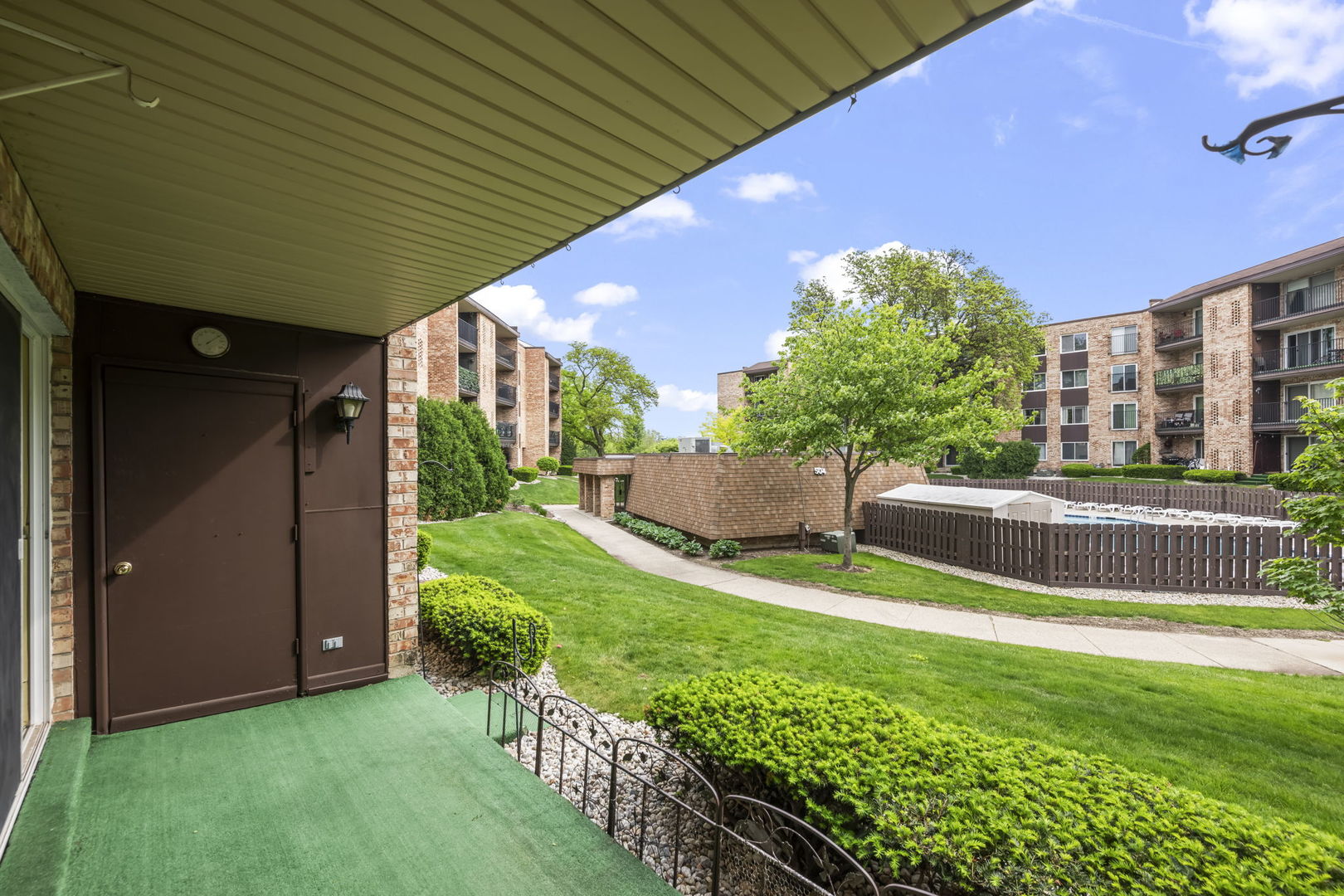 1103 S Hunt Club Drive #126, Mount Prospect, IL 60056