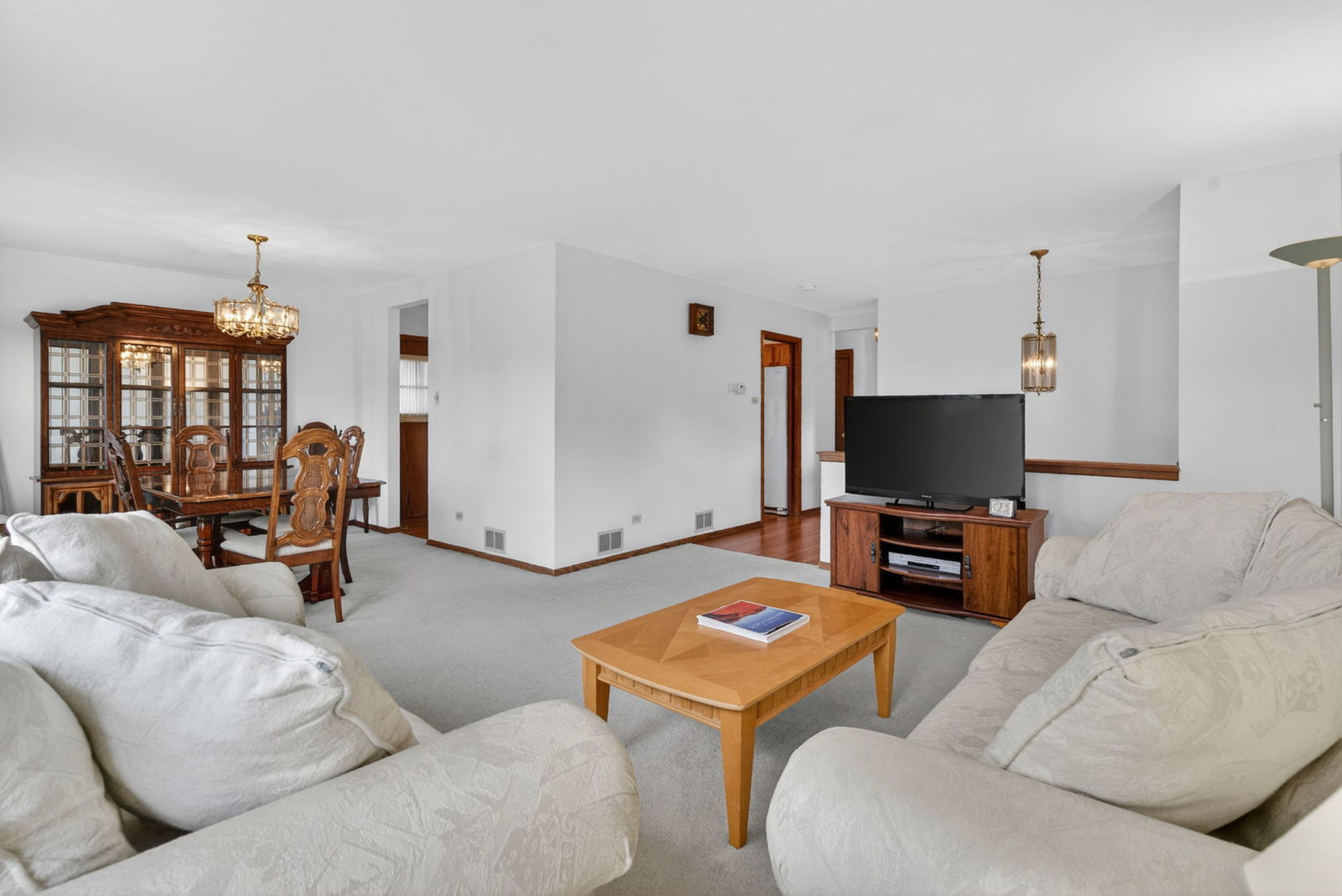 9700 W 58th Street, Countryside, IL 60525