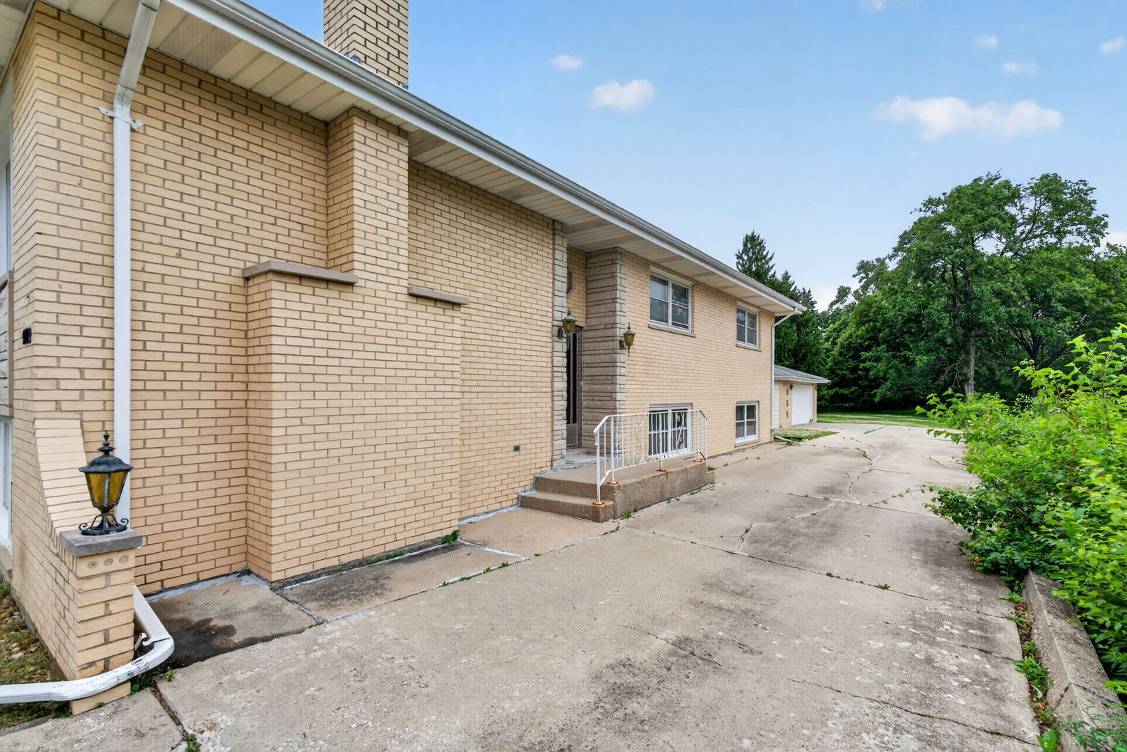 9700 W 58th Street, Countryside, IL 60525