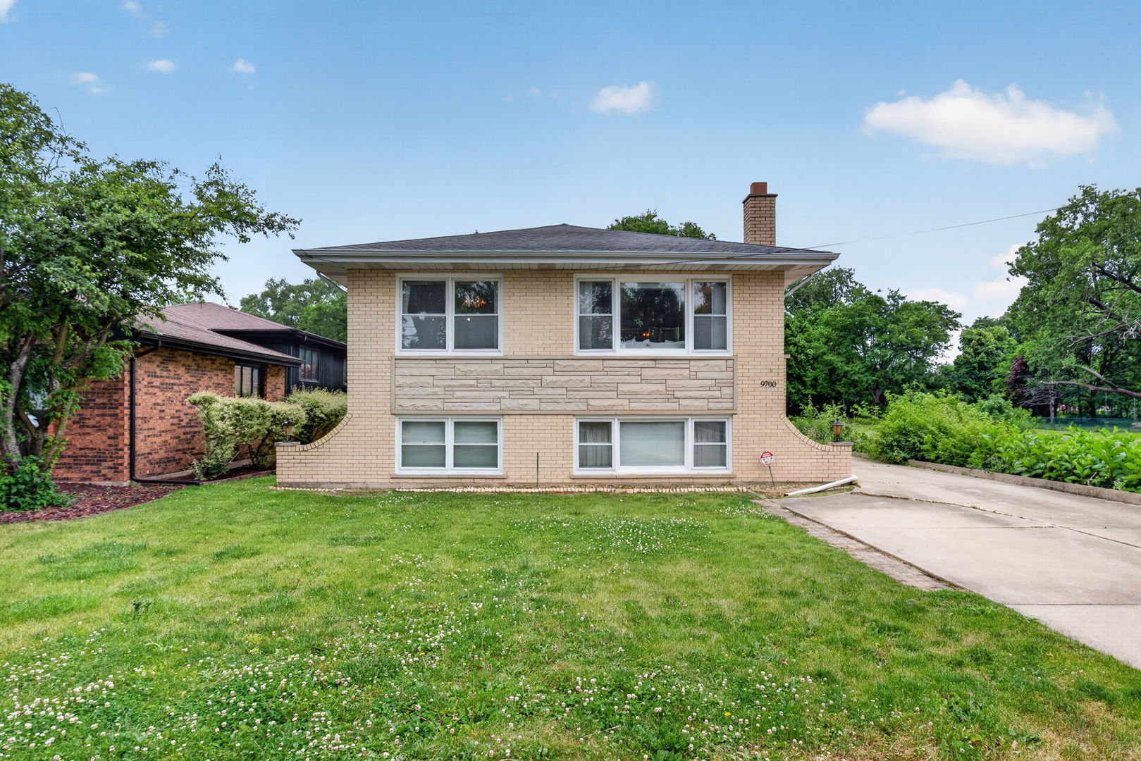 9700 W 58th Street, Countryside, IL 60525