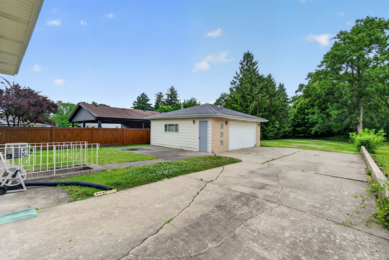 9700 W 58th Street, Countryside, IL 60525