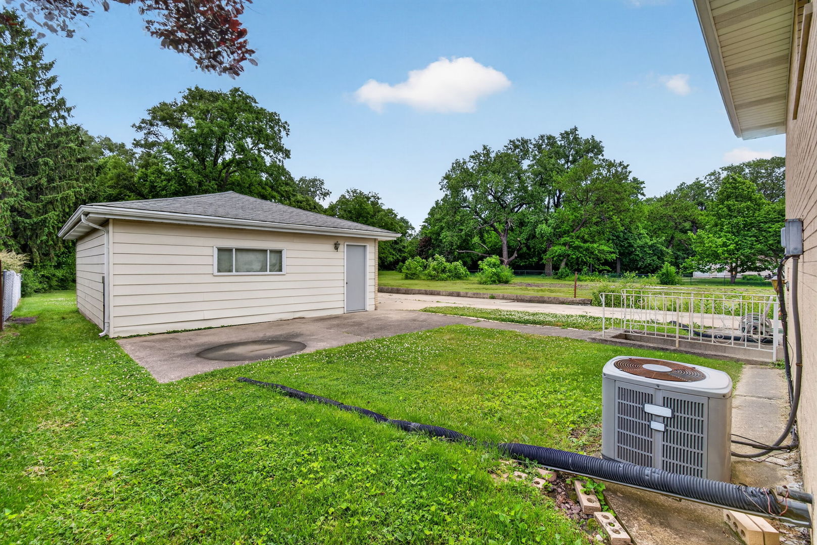 9700 W 58th Street, Countryside, IL 60525