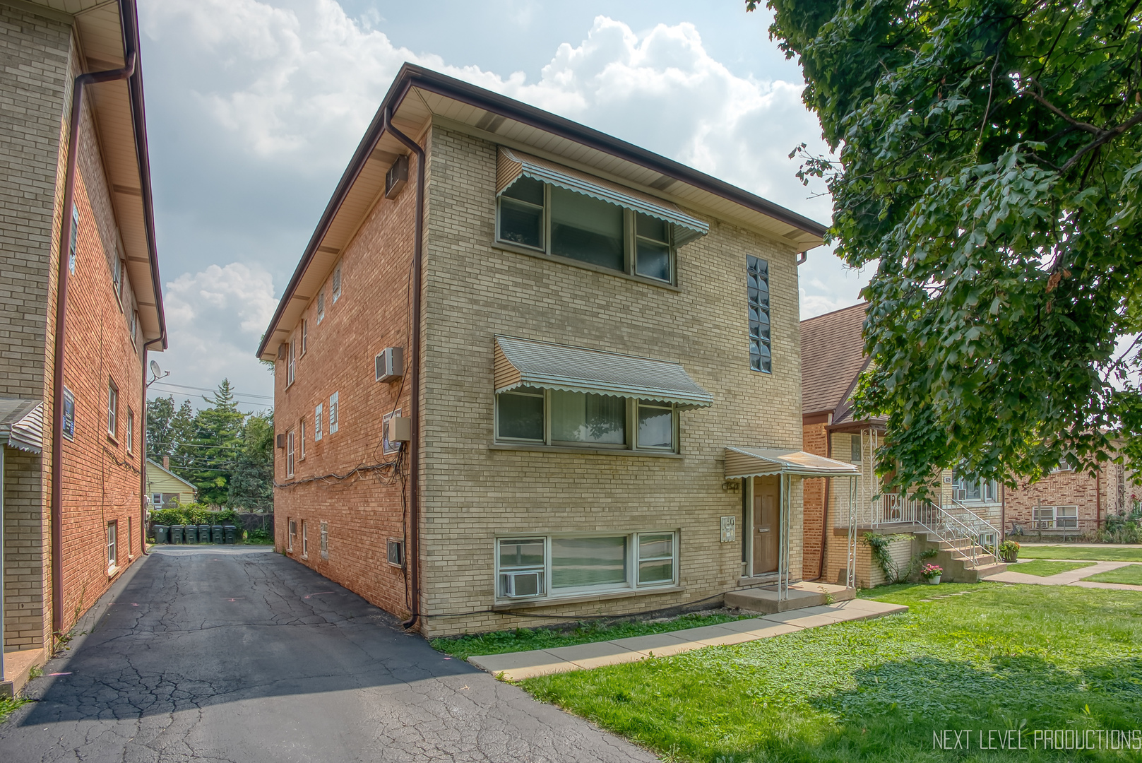1617 N 35th Avenue, Melrose Park, IL 60160