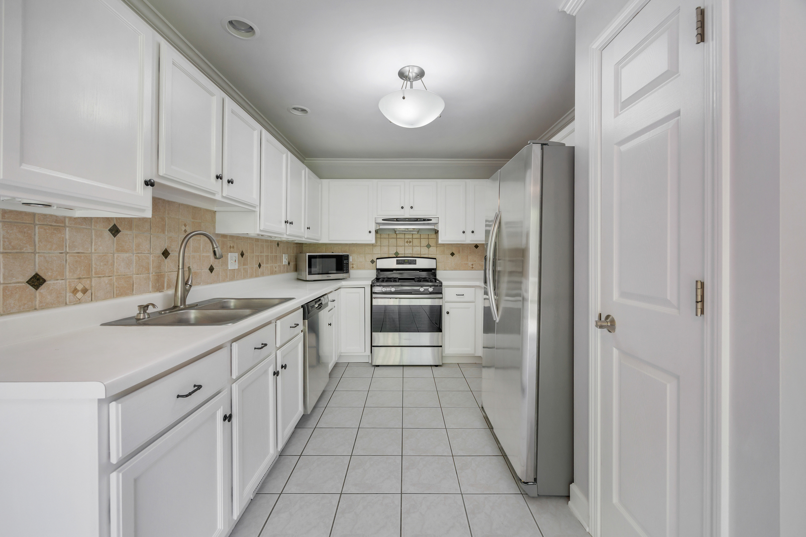 2910 BELLE Lane #2910, Schaumburg, IL 60193
