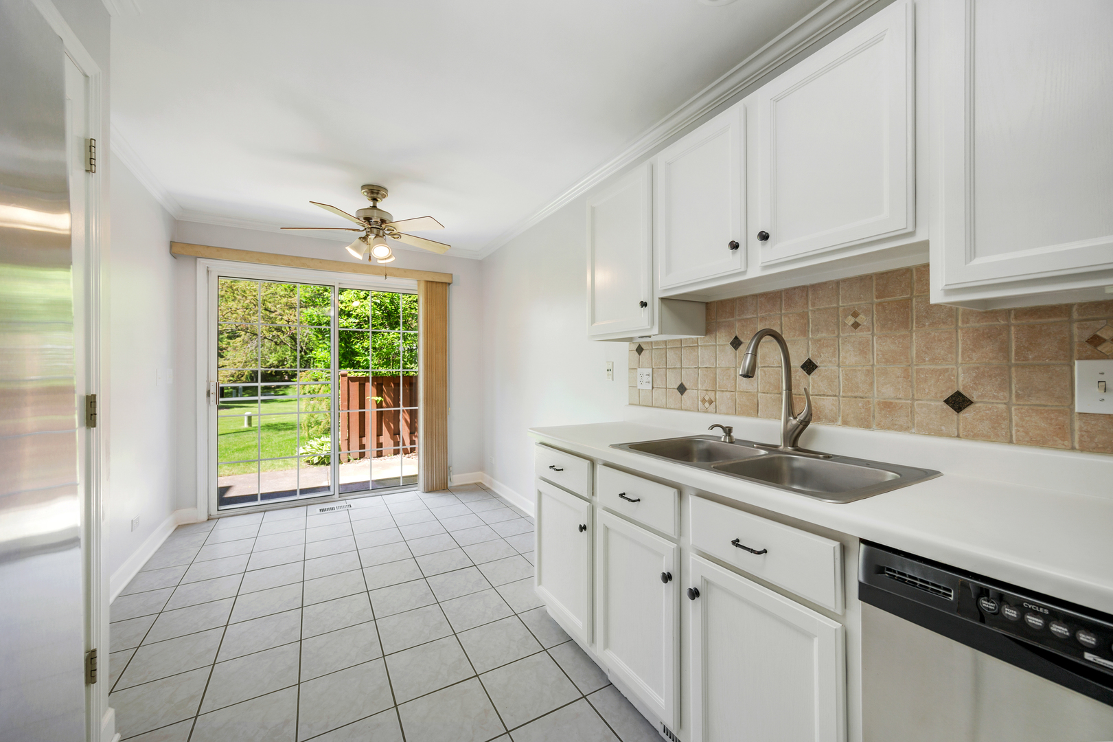 2910 BELLE Lane #2910, Schaumburg, IL 60193