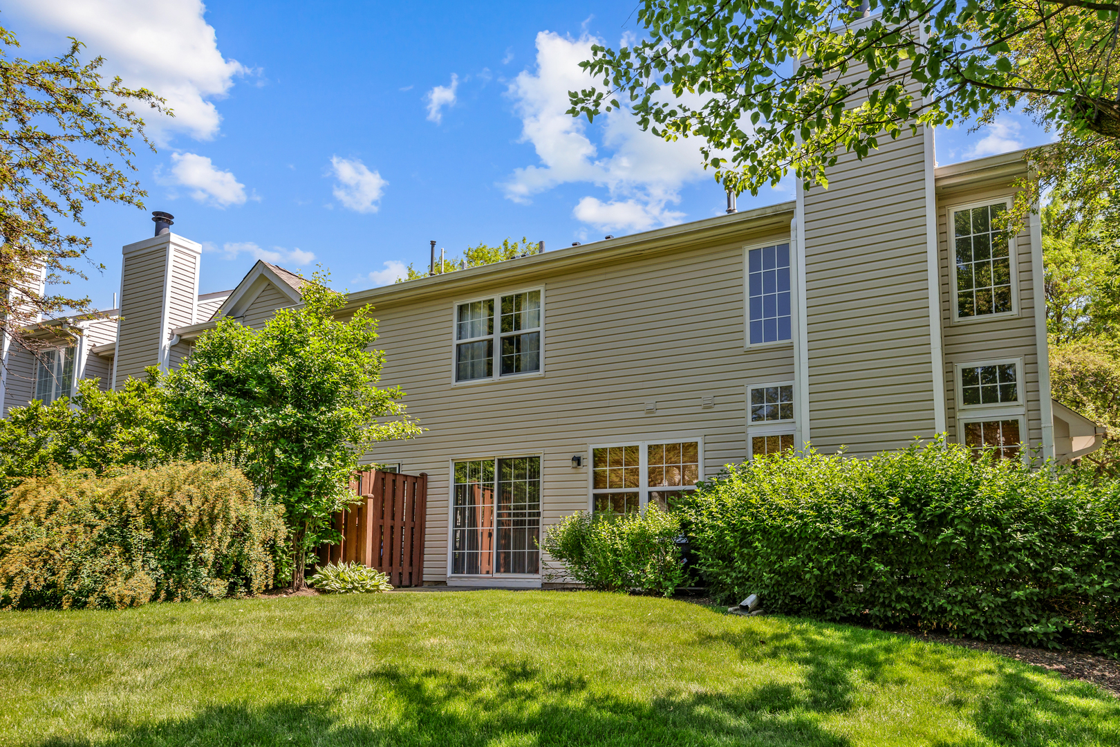 2910 BELLE Lane #2910, Schaumburg, IL 60193