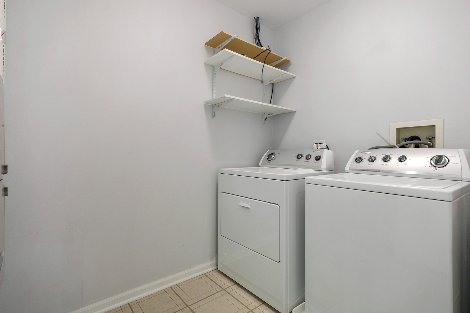 2910 BELLE Lane #2910, Schaumburg, IL 60193