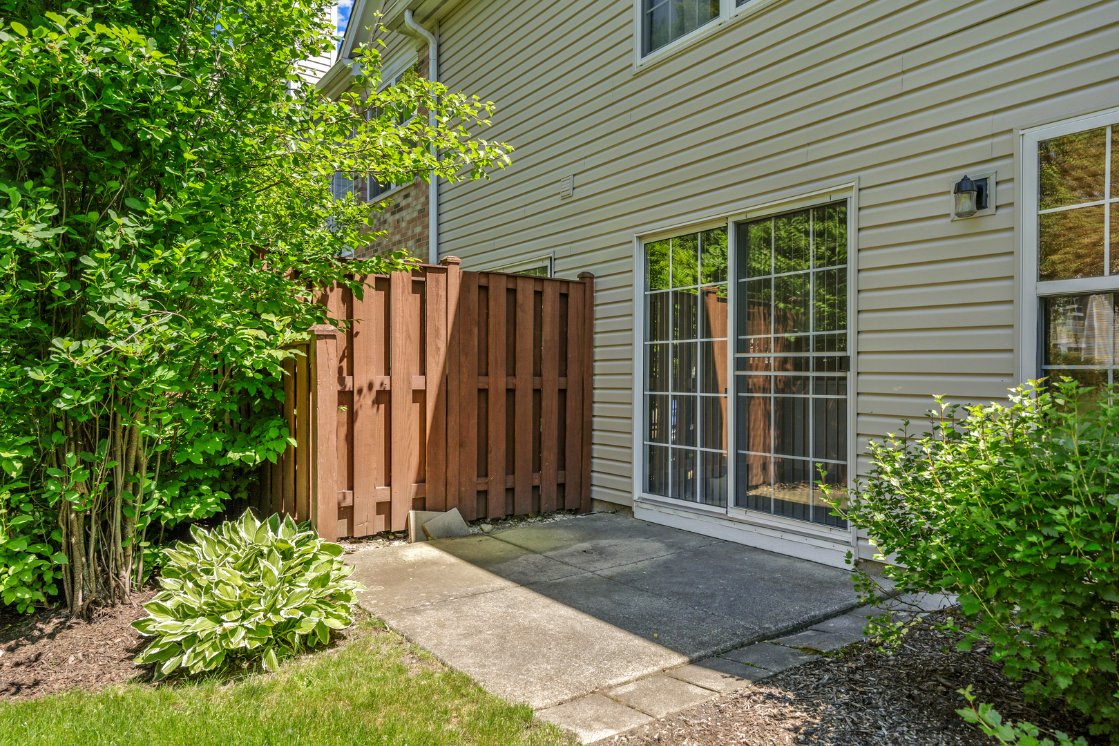2910 BELLE Lane #2910, Schaumburg, IL 60193
