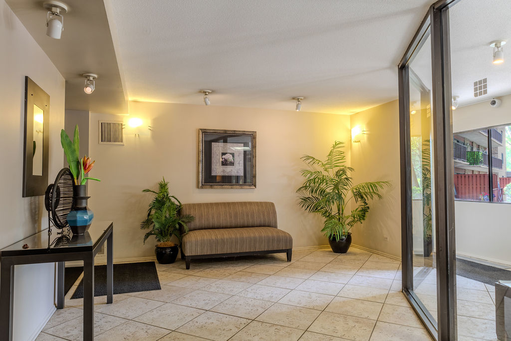 35 S Baybrook Drive #611, Palatine, IL 60074