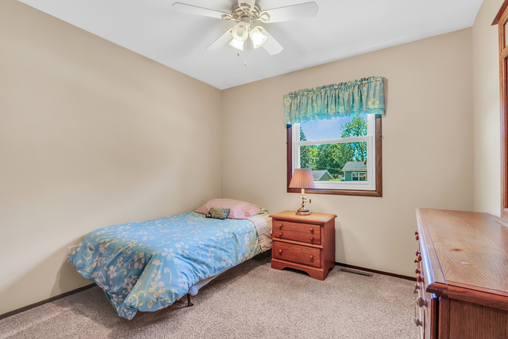 471 Linden Lane, Antioch, IL 60002