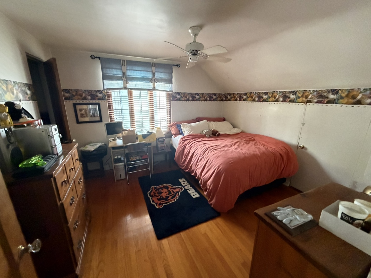 165 S Fairview Avenue, Elmhurst, IL 60126