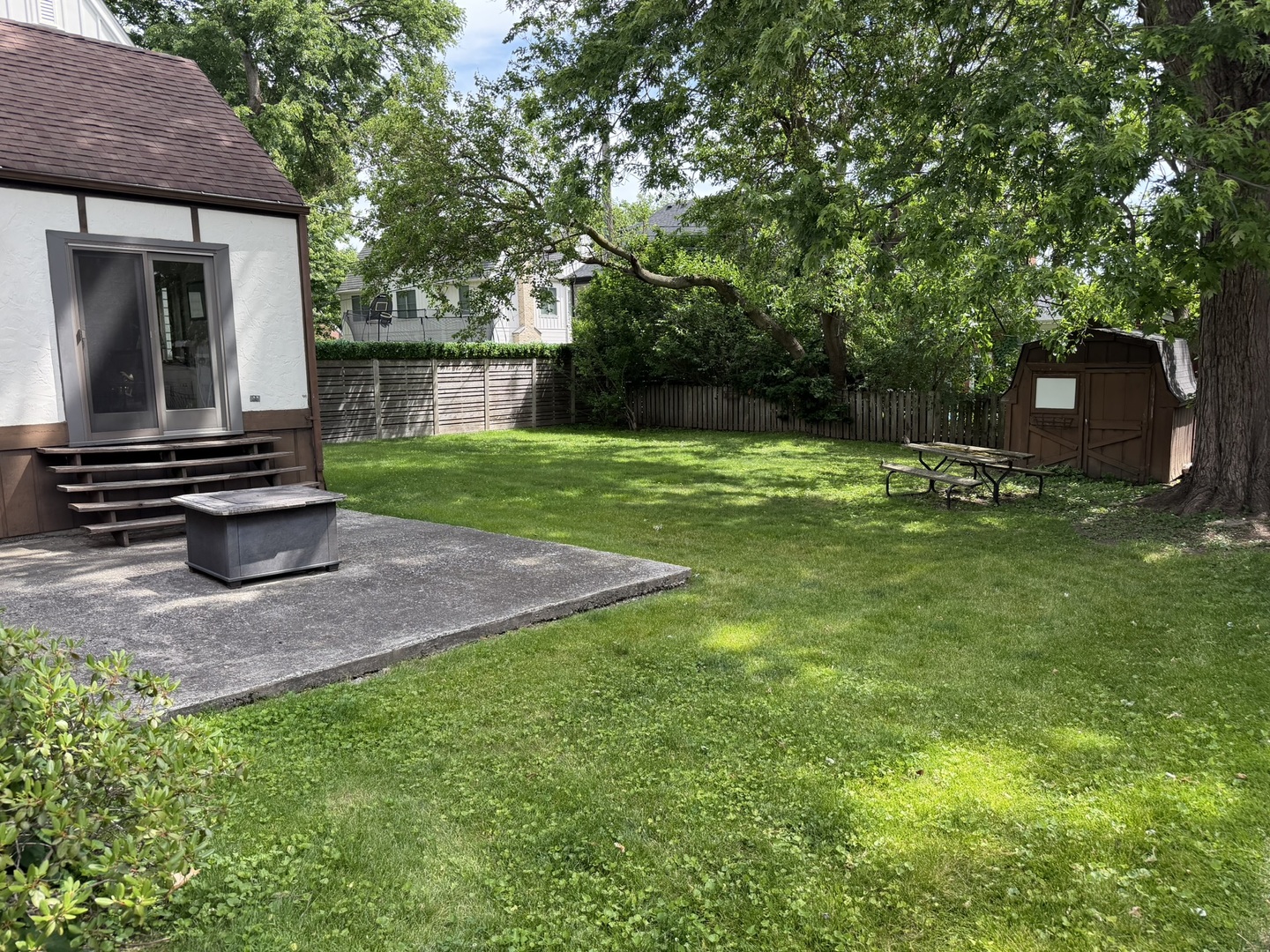 165 S Fairview Avenue, Elmhurst, IL 60126