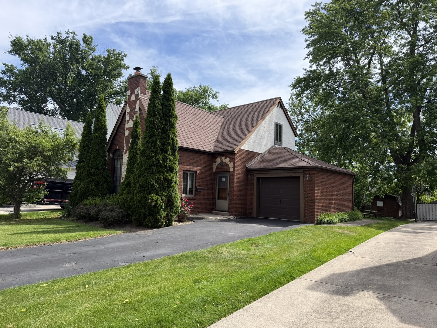 165 S Fairview Avenue, Elmhurst, IL 60126