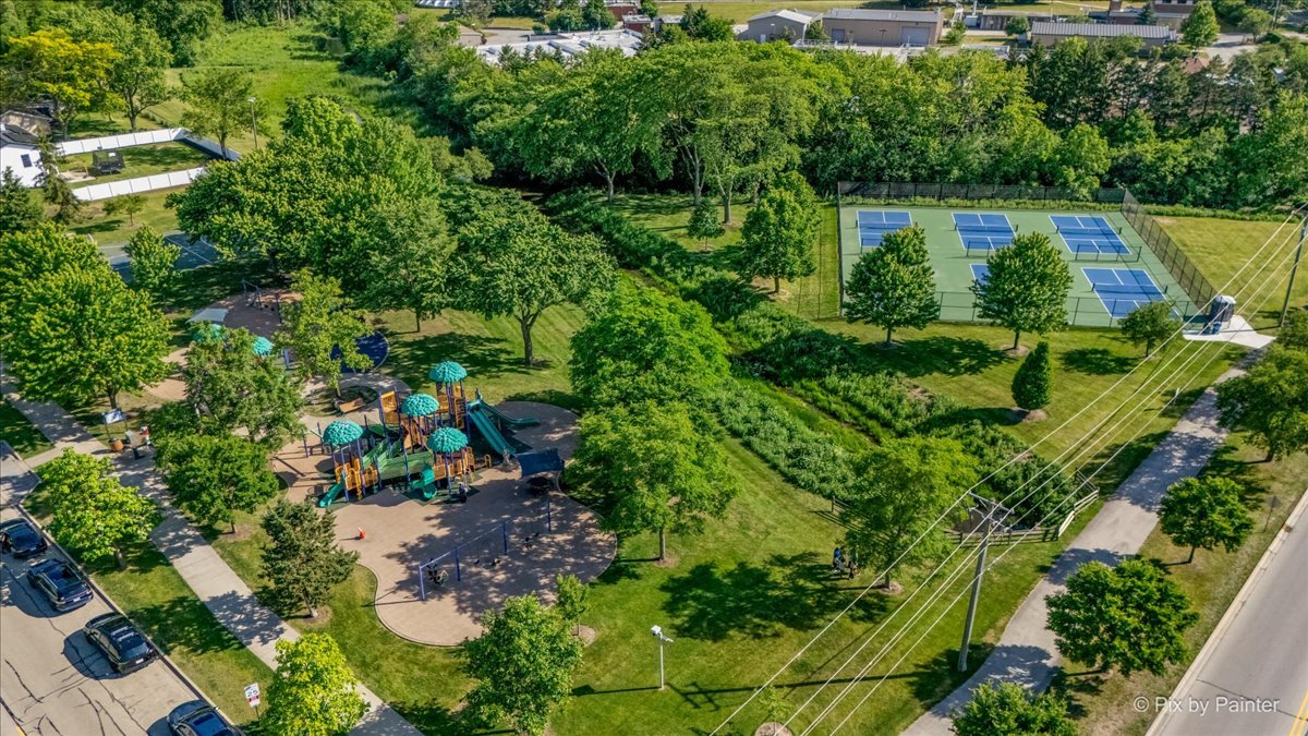 246 Harvard Lane, Bloomingdale, IL 60108