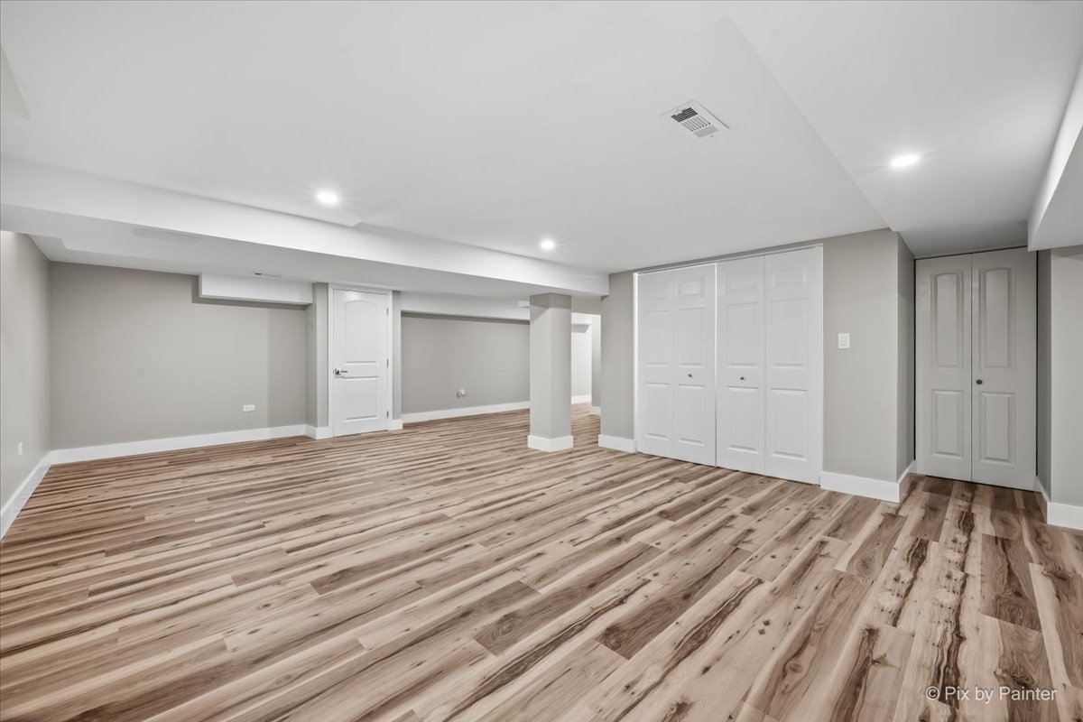246 Harvard Lane, Bloomingdale, IL 60108