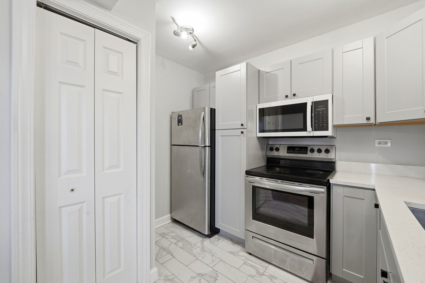 10111 Old Orchard Court #304, Skokie, IL 60076