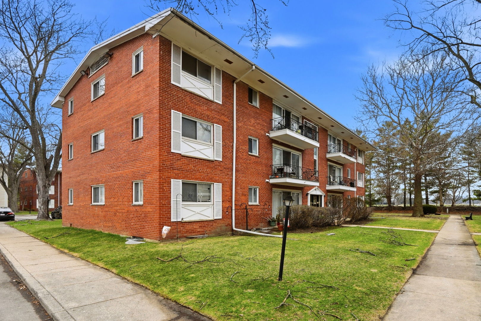 10111 Old Orchard Court #304, Skokie, IL 60076