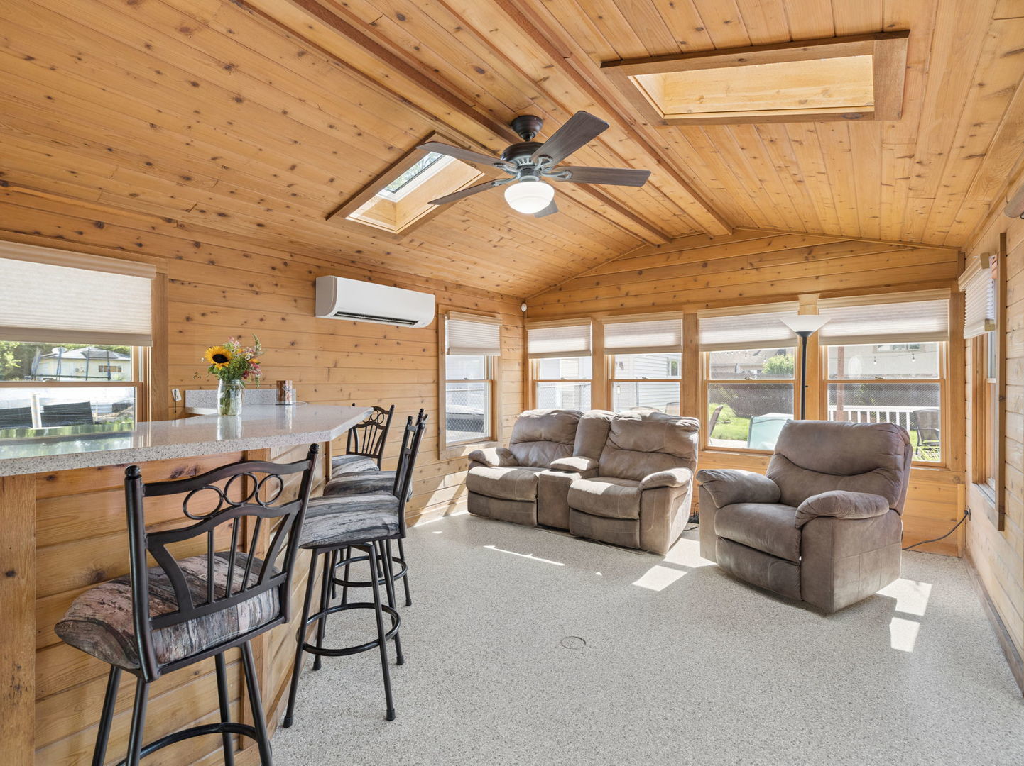 10225 S 86th Court, Palos Hills, IL 60465