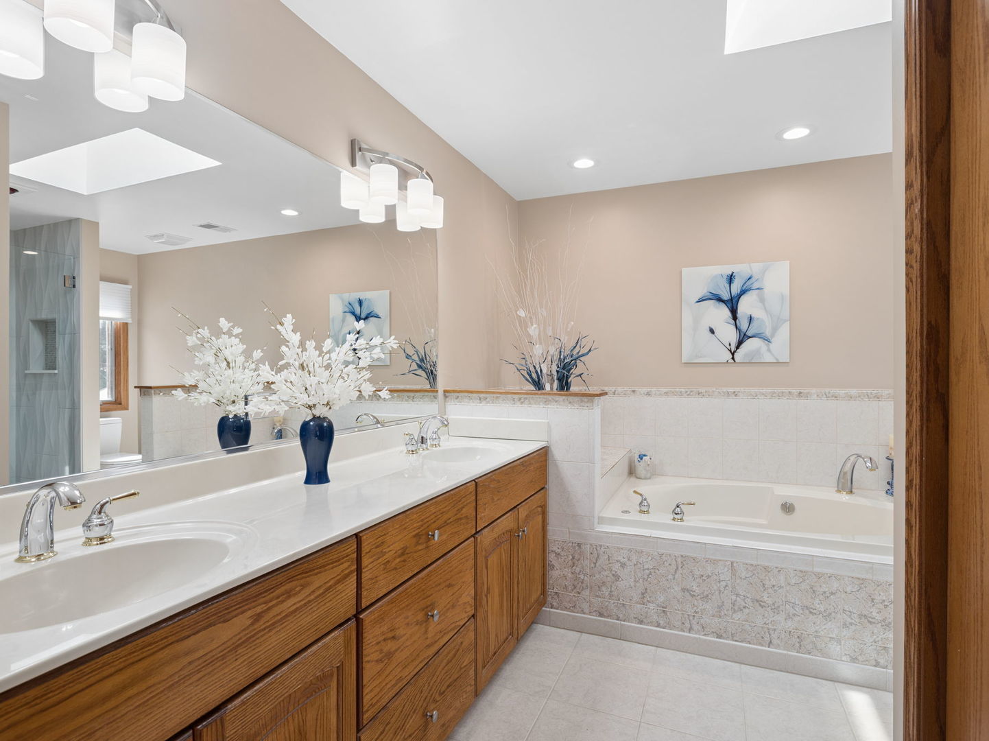 10225 S 86th Court, Palos Hills, IL 60465