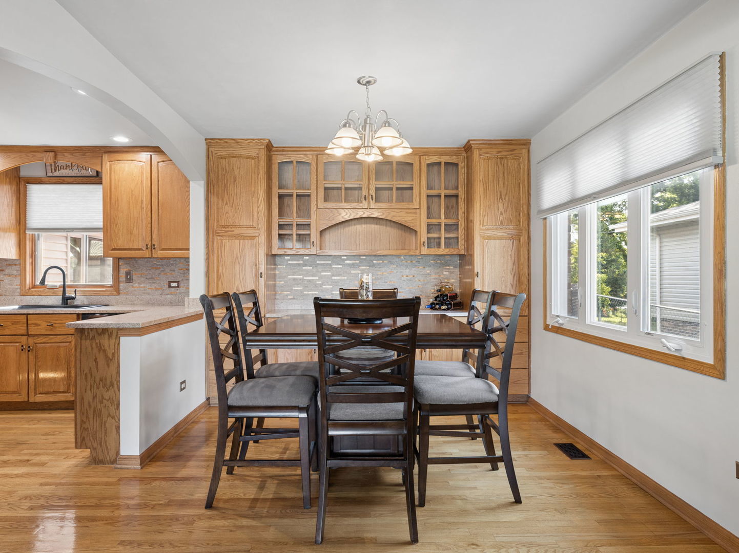 10225 S 86th Court, Palos Hills, IL 60465