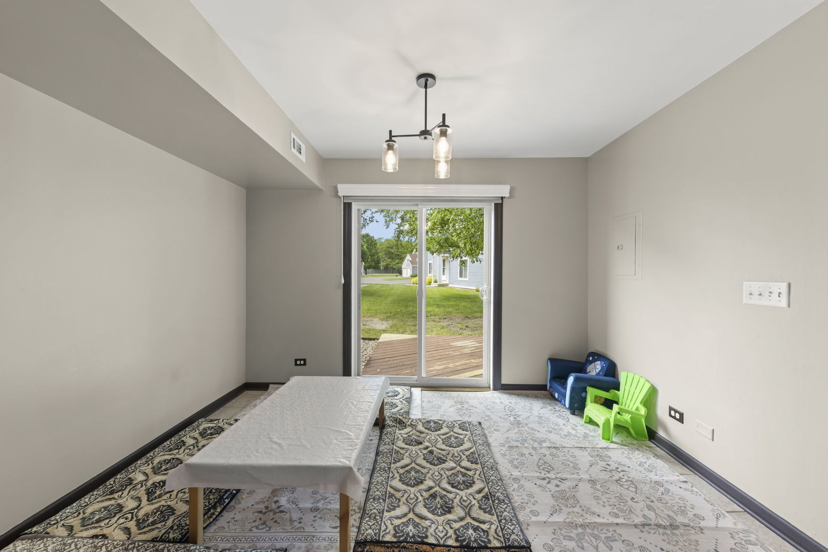 2736 Prairieview Lane #1, Aurora, IL 60502