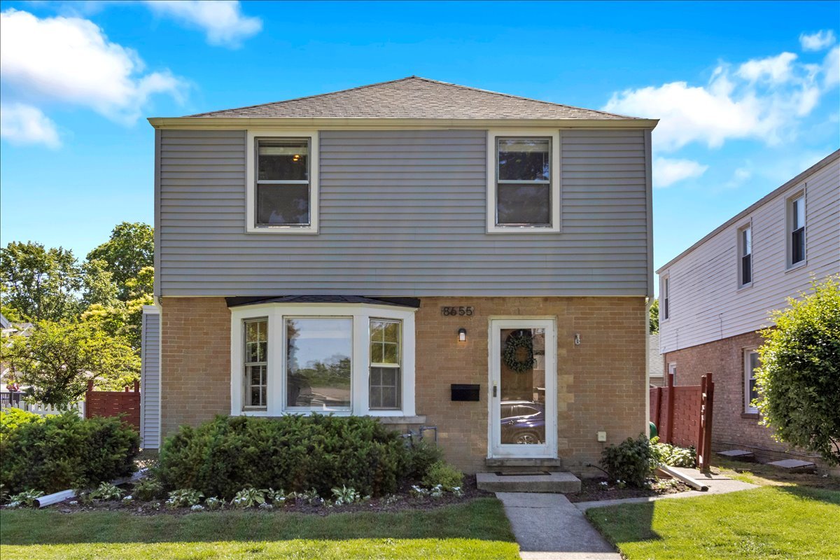 8655 Fernald Avenue, Morton Grove, IL 60053