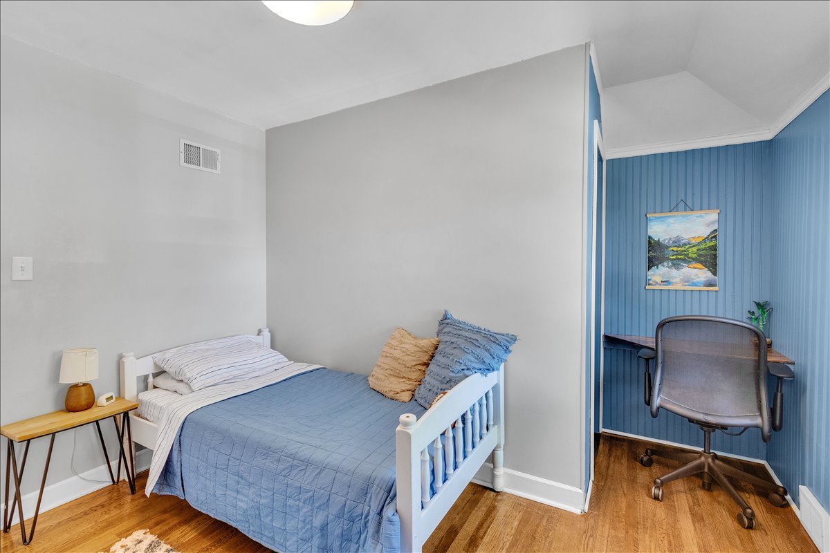 8655 Fernald Avenue, Morton Grove, IL 60053