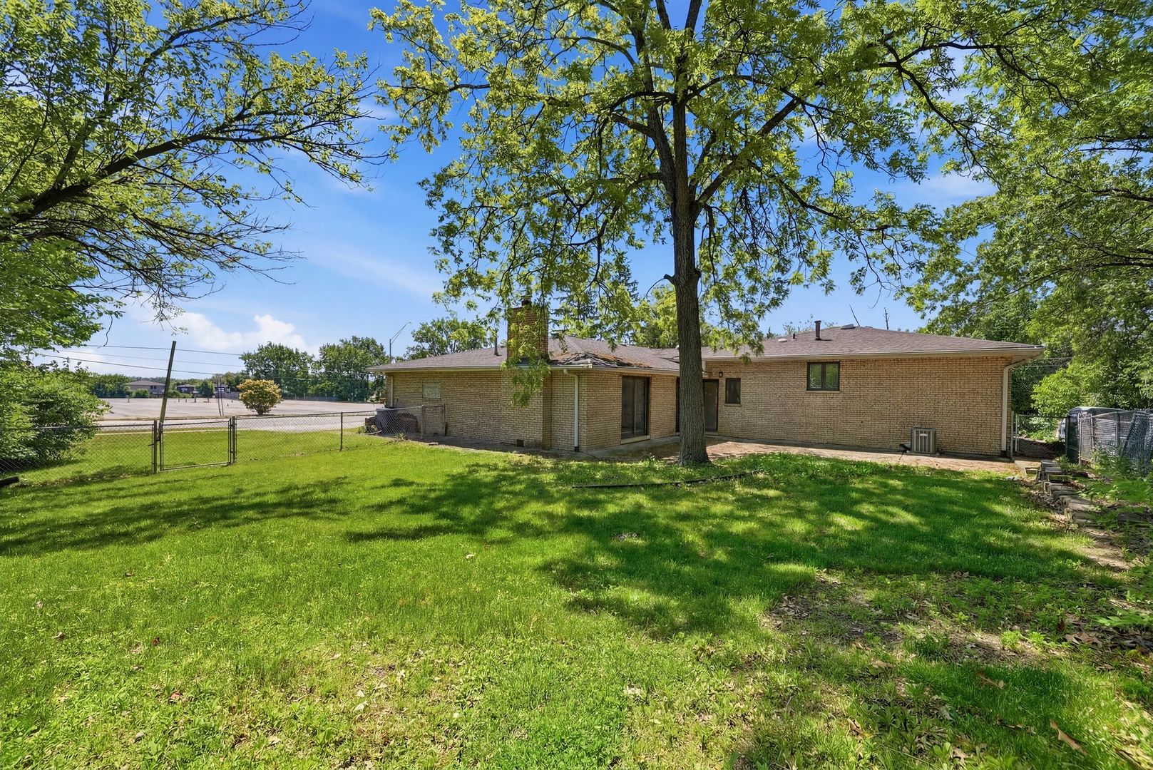 8800 W 104th Street, Palos Hills, IL 60465