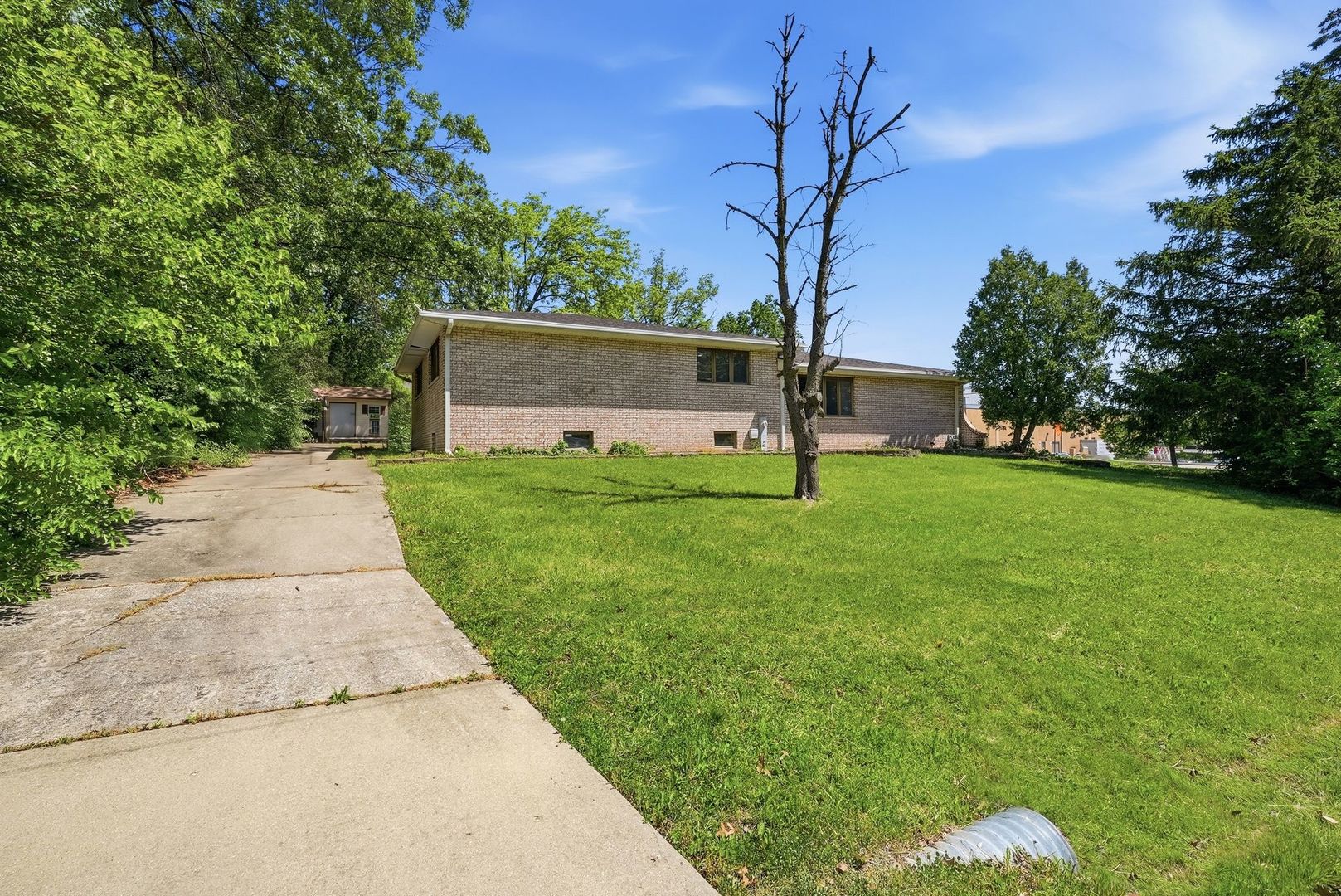 8800 W 104th Street, Palos Hills, IL 60465