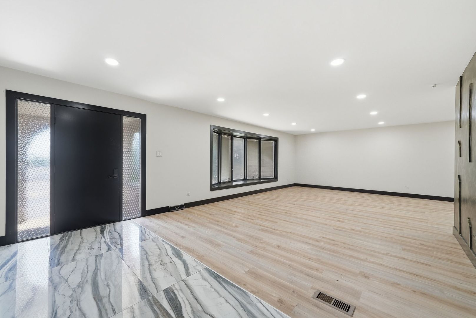 8800 W 104th Street, Palos Hills, IL 60465