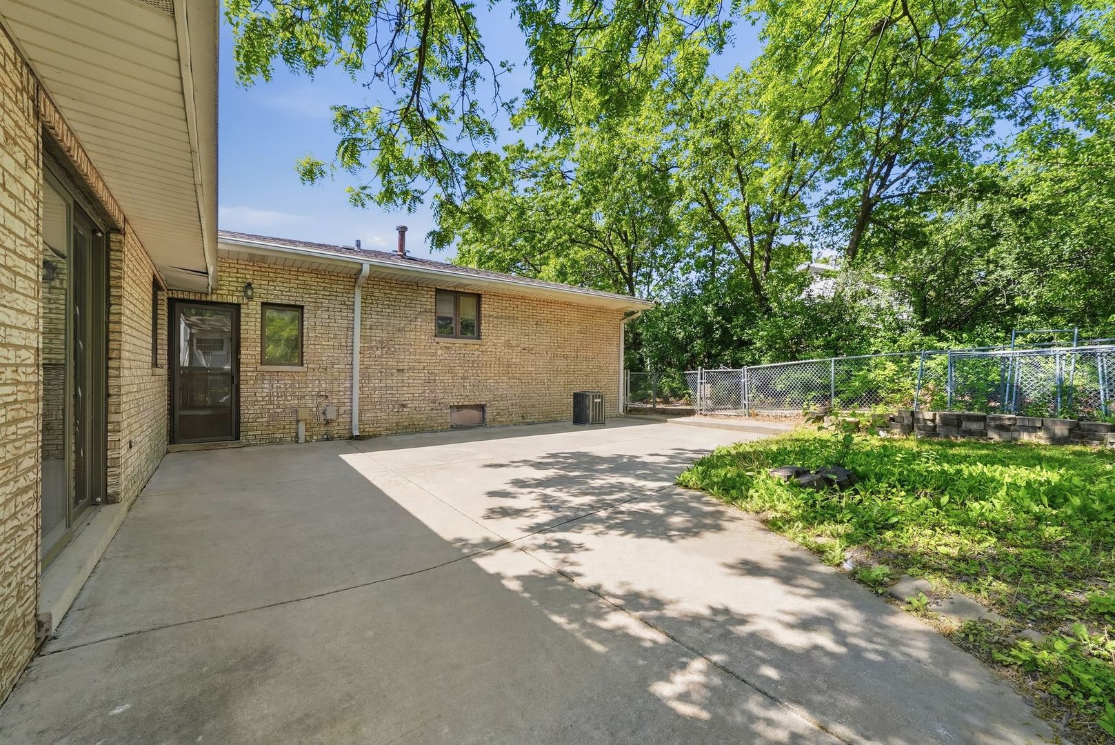 8800 W 104th Street, Palos Hills, IL 60465