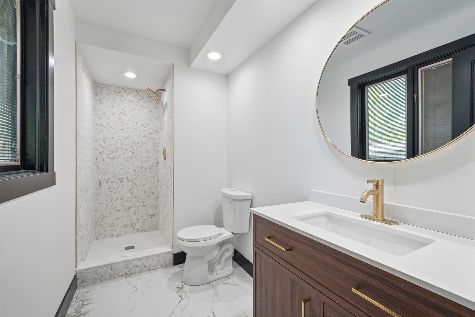 8800 W 104th Street, Palos Hills, IL 60465