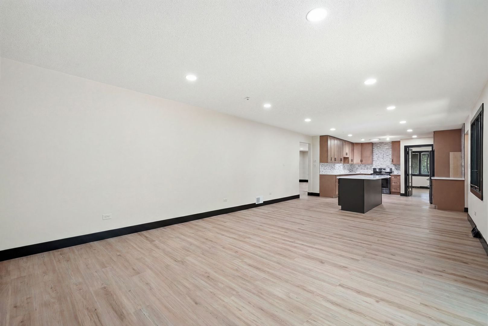 8800 W 104th Street, Palos Hills, IL 60465