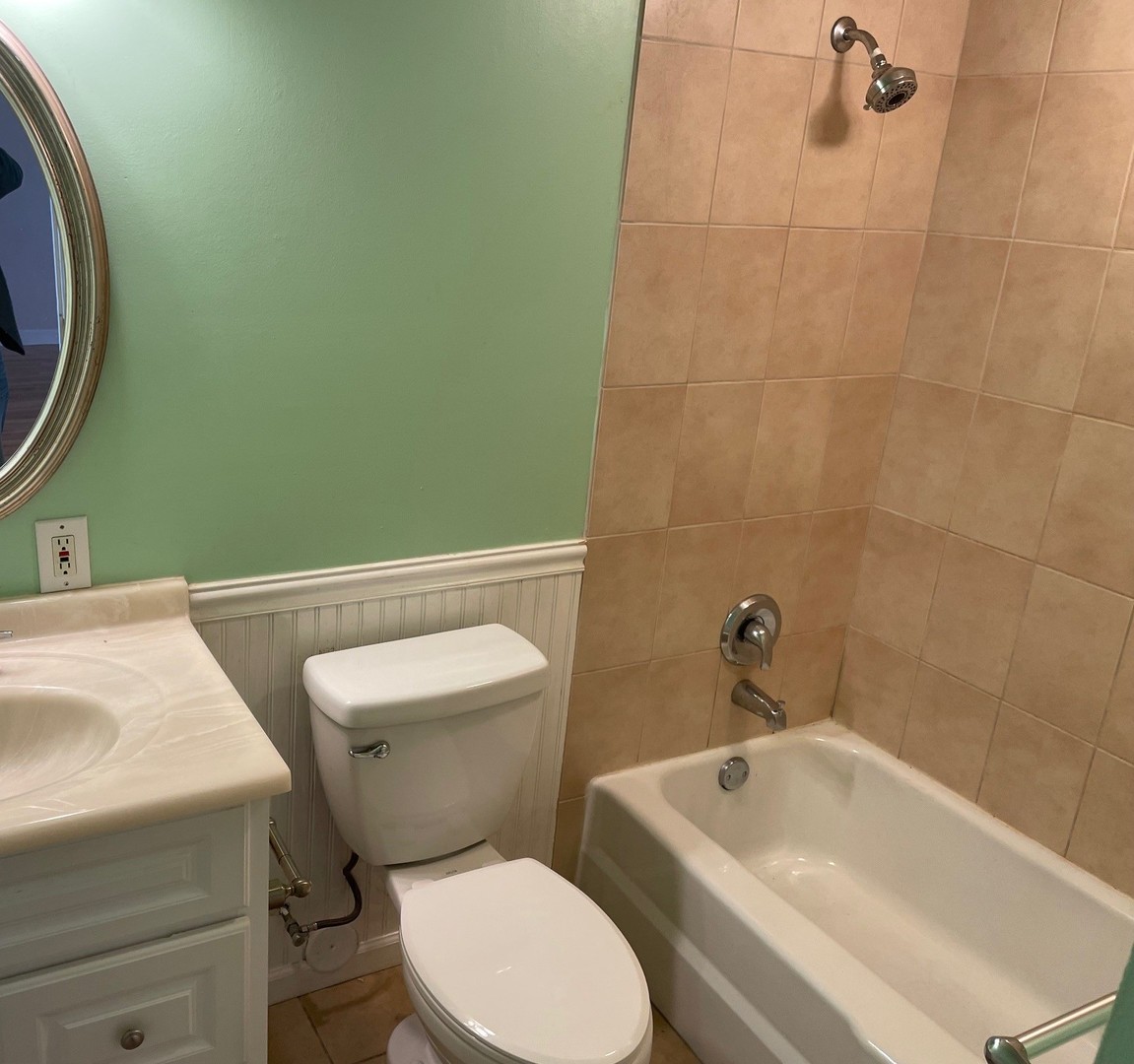 7373 Blackburn Avenue #104, Downers Grove, IL 60516