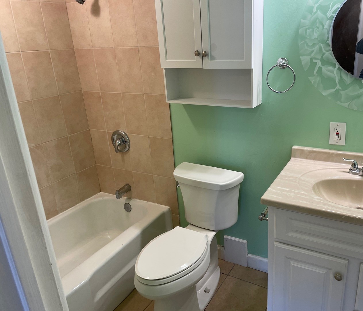 7373 Blackburn Avenue #104, Downers Grove, IL 60516