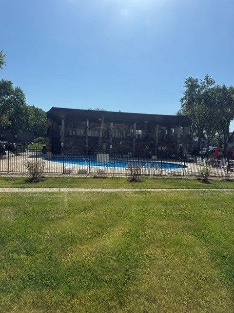 7373 Blackburn Avenue #104, Downers Grove, IL 60516