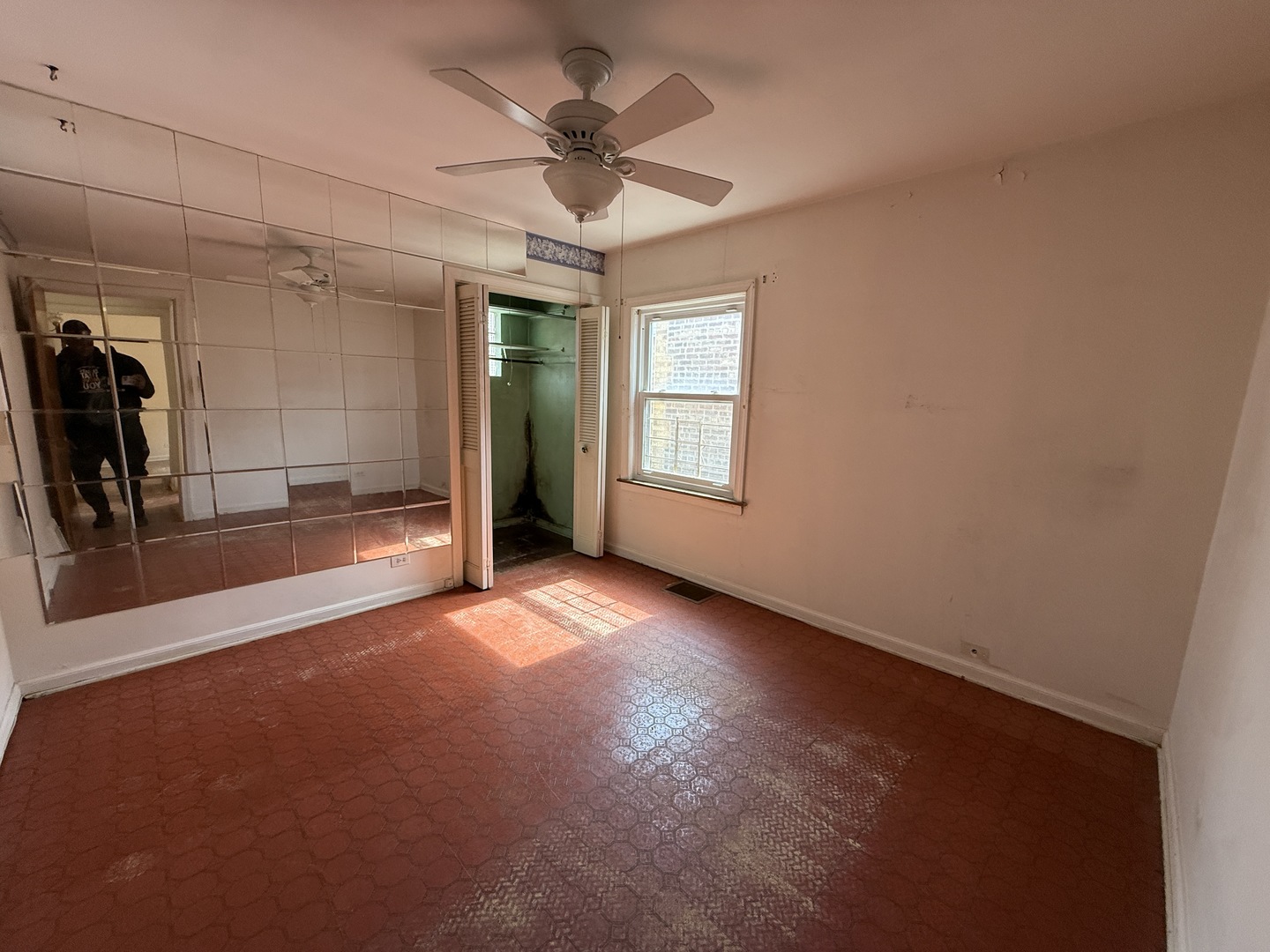 8842 S Cregier Avenue, Chicago, IL 60617