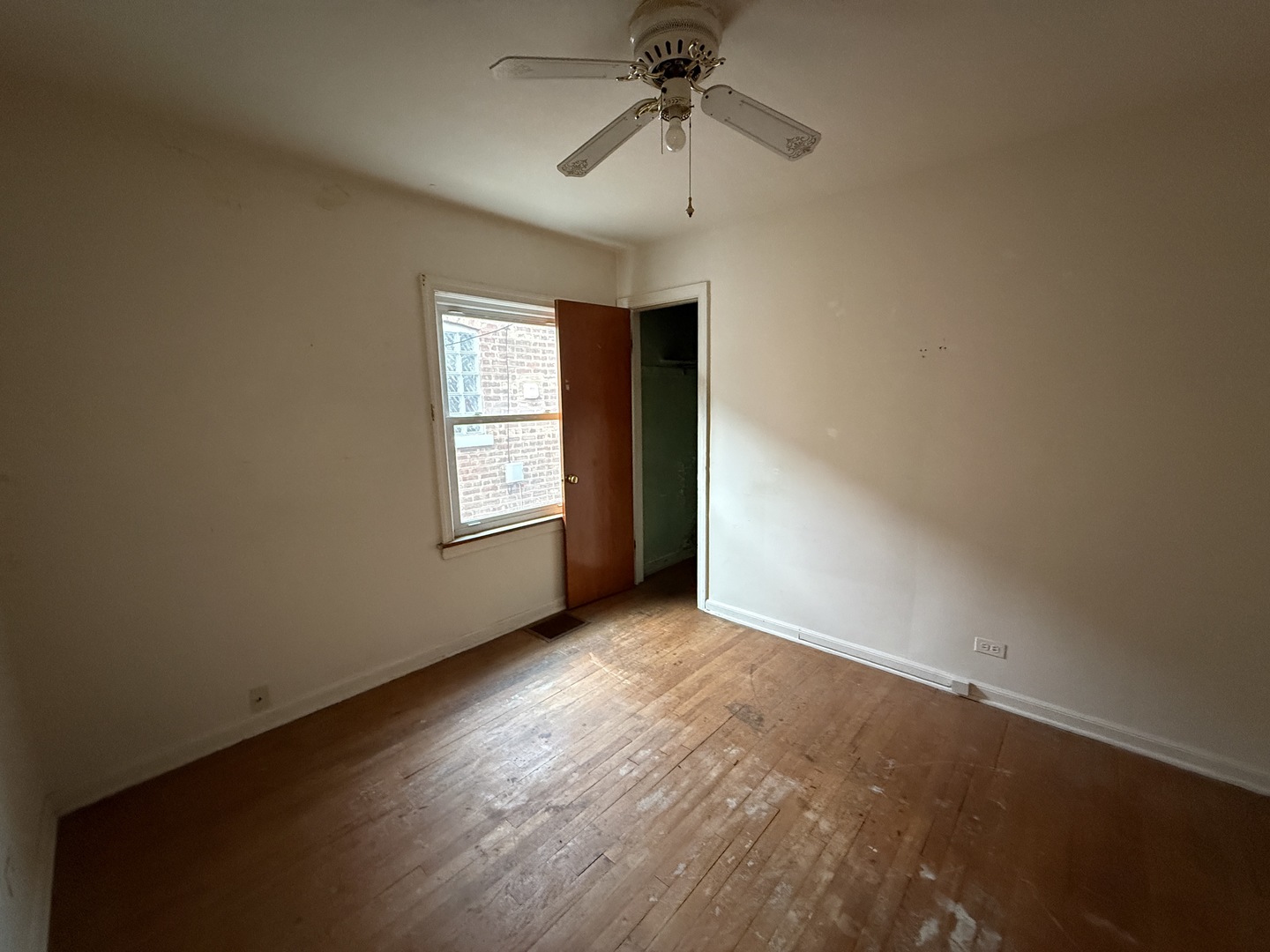 8842 S Cregier Avenue, Chicago, IL 60617