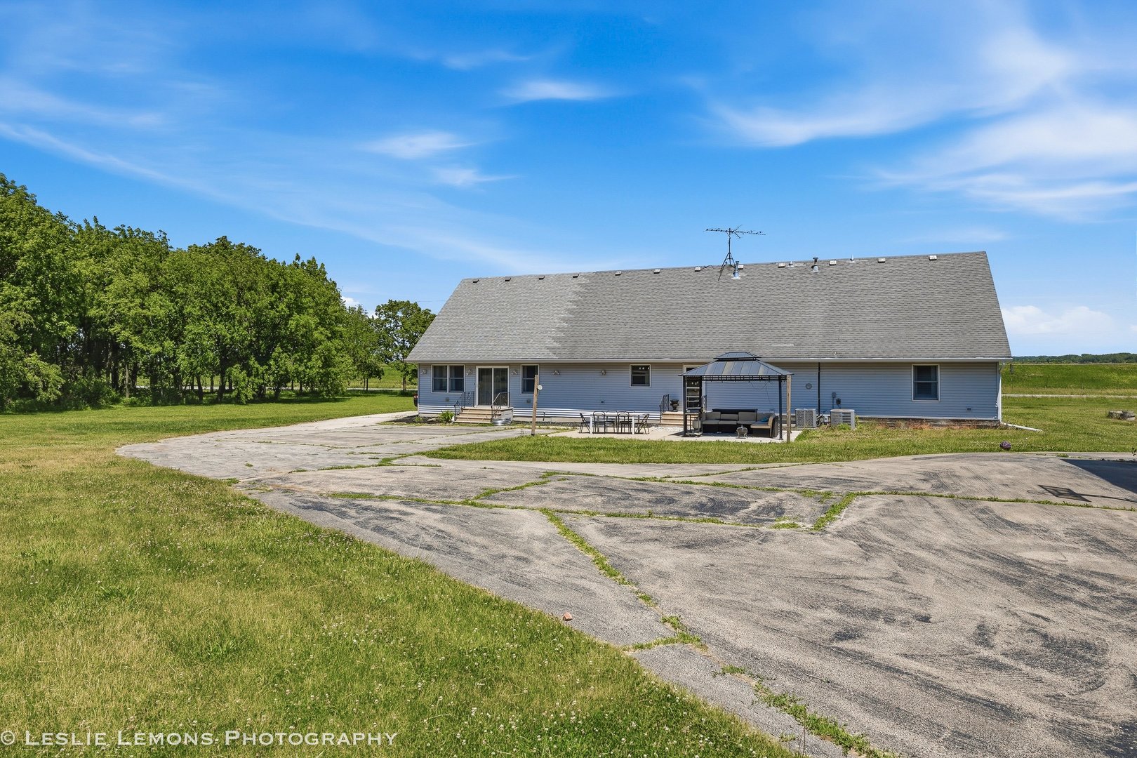 8705 E Pine Bluff Road, Coal City, IL 60416