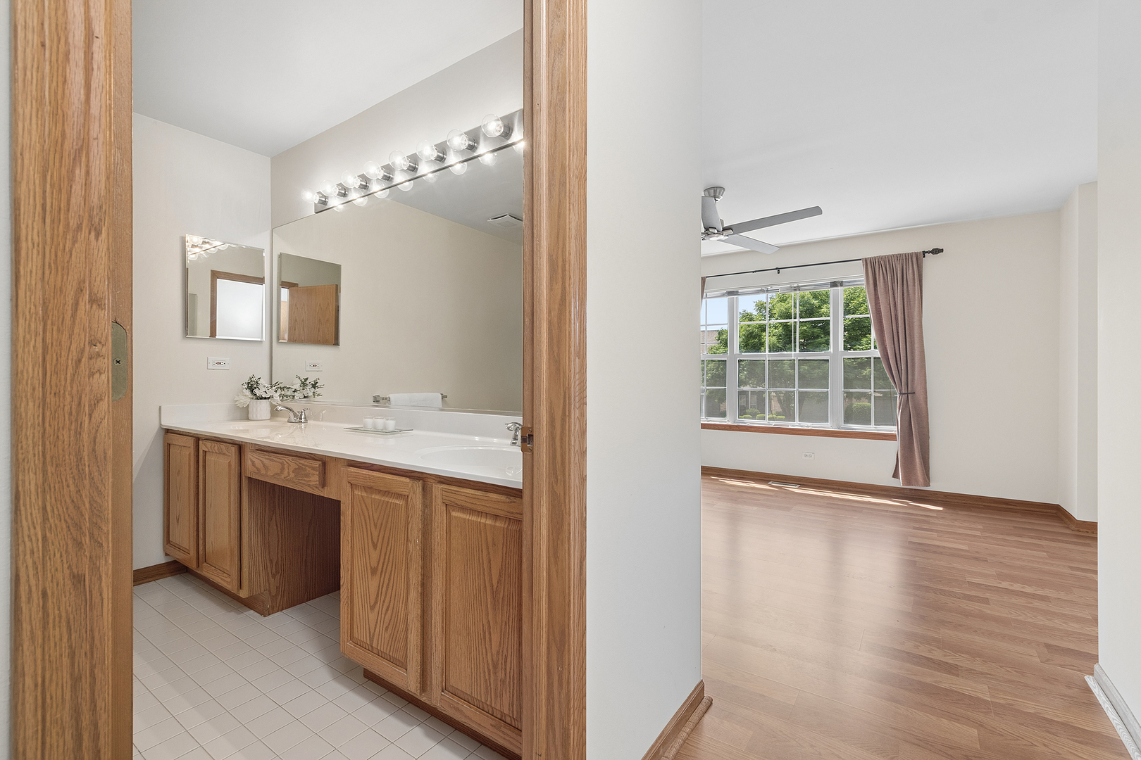 2772 Whitlock Drive, Darien, IL 60561