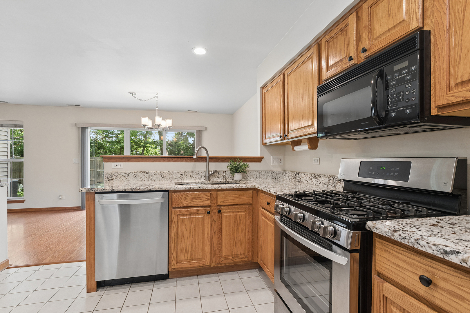 2772 Whitlock Drive, Darien, IL 60561