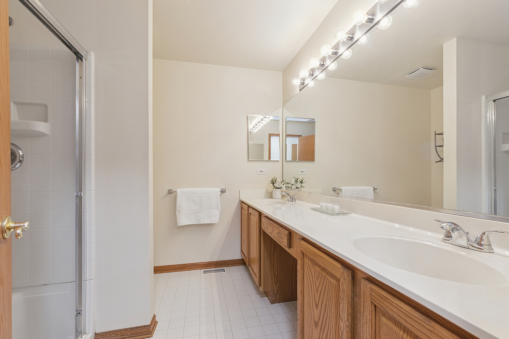 2772 Whitlock Drive, Darien, IL 60561