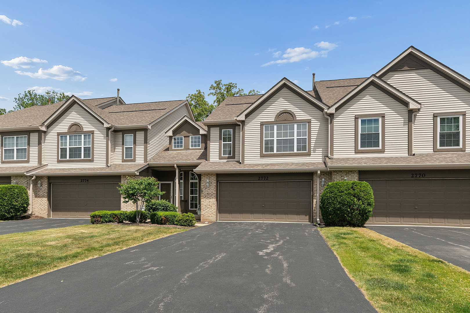 2772 Whitlock Drive, Darien, IL 60561
