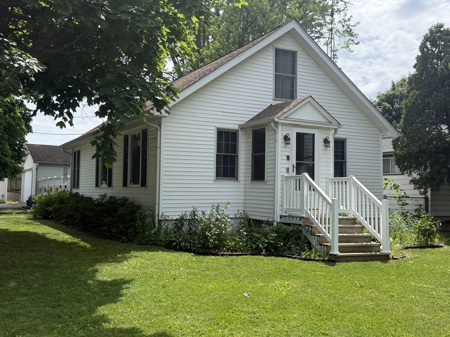 2701 Harrison Place, Waukegan, IL 60085