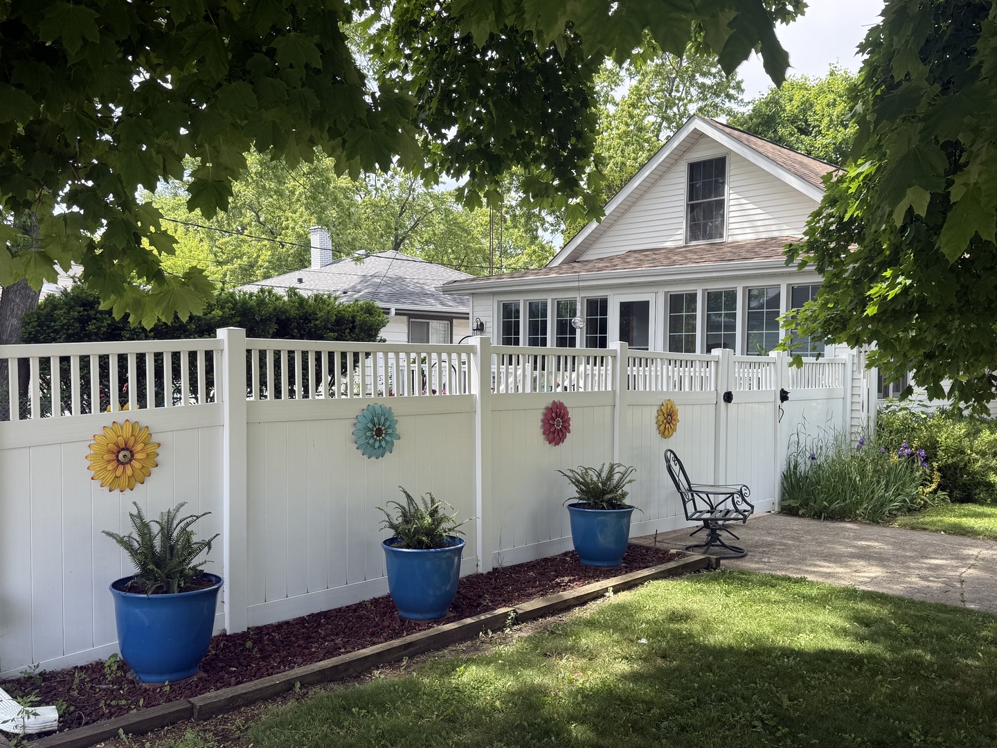 2701 Harrison Place, Waukegan, IL 60085