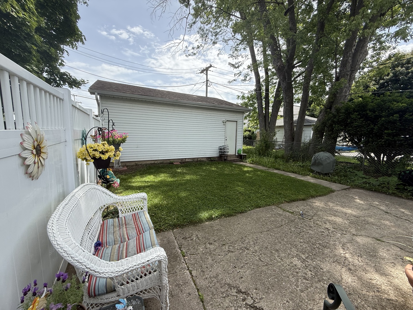 2701 Harrison Place, Waukegan, IL 60085